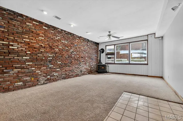 $349,900 | 6 Castle Drive, Florissant, MO 63034