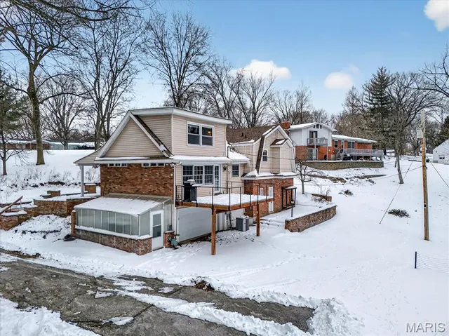 $349,900 | 6 Castle Drive, Florissant, MO 63034