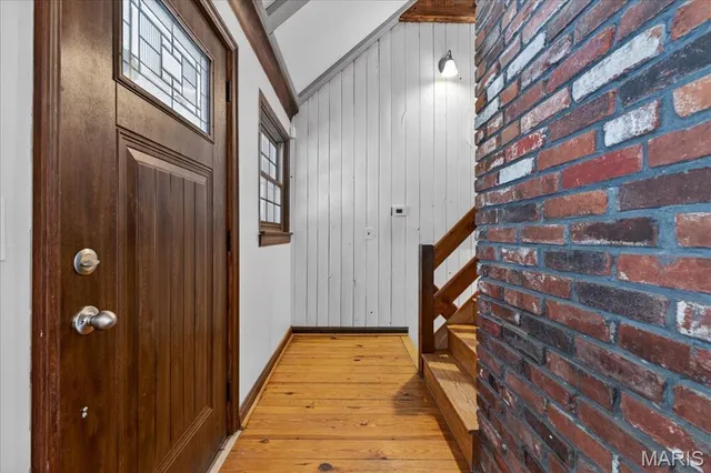 $349,900 | 6 Castle Drive, Florissant, MO 63034