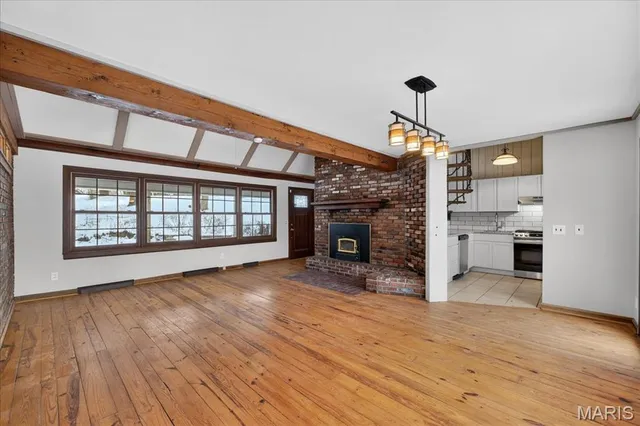 $349,900 | 6 Castle Drive, Florissant, MO 63034