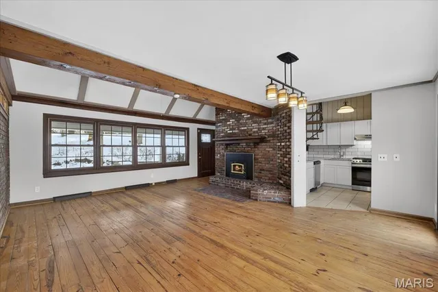 $349,900 | 6 Castle Drive, Florissant, MO 63034