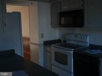 5992 Powell's Landing Road Burke, VA 22015 - Photo 5 of 11 Kitchen
