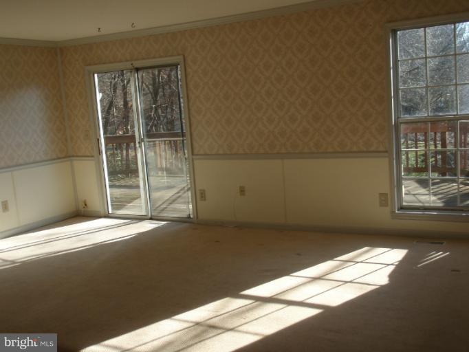 5992 Powell's Landing Road Burke, VA 22015 - Photo 7 of 11 Living Room