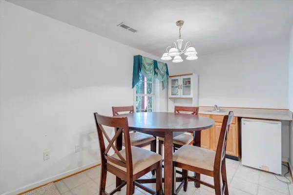 $549,999 | 4816 Hickory Hill Drive, Roanoke, VA 24018