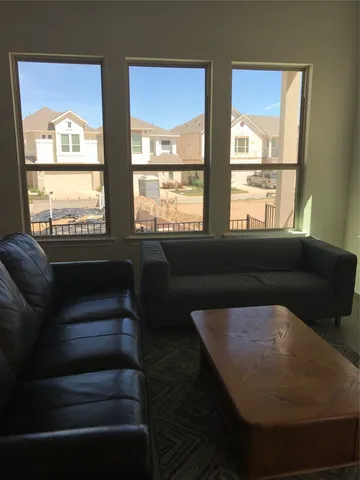 $2,000 | 2105 Town Centre Drive, Unit 39, Round Rock, TX 78664