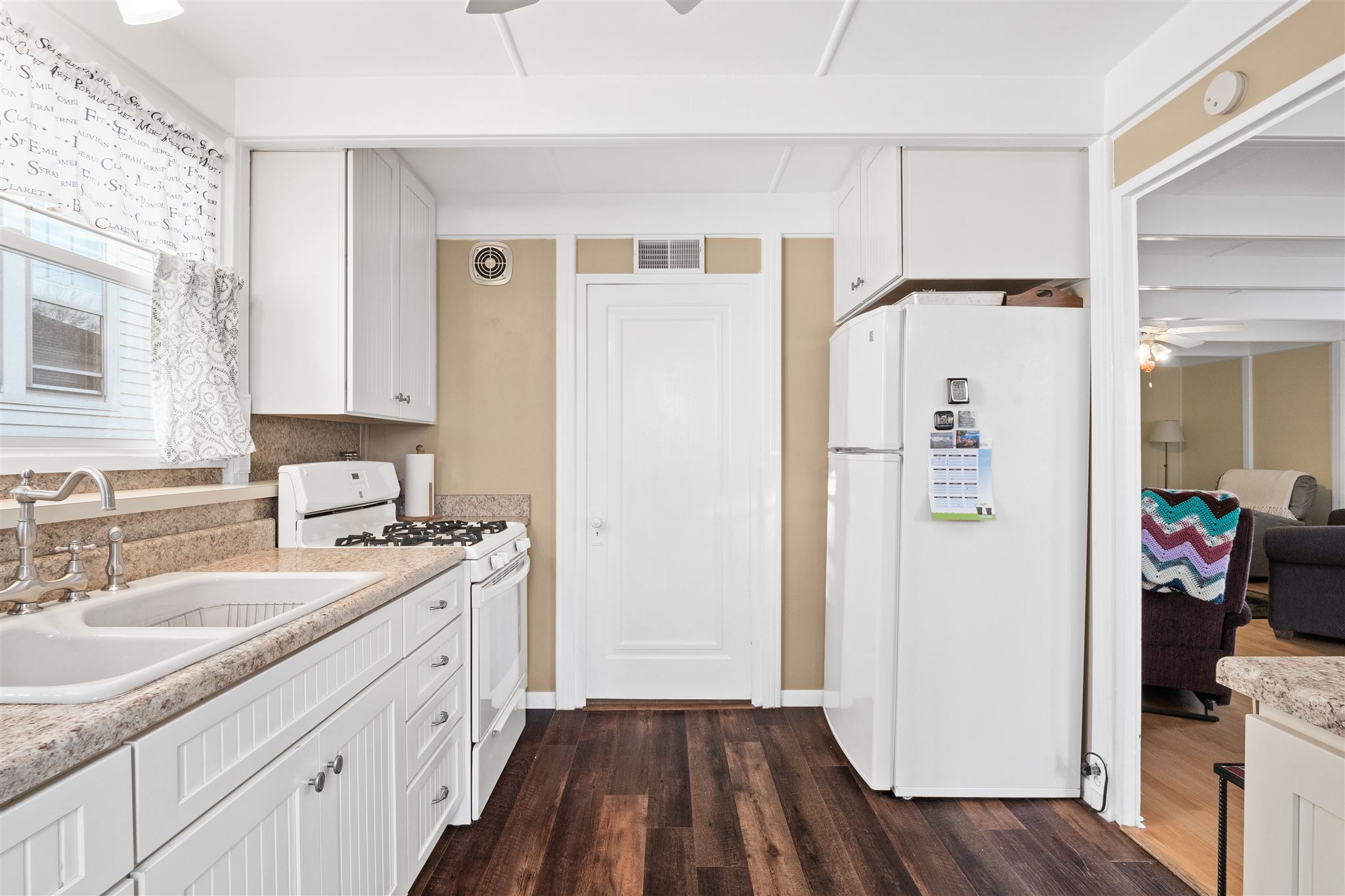 2502 Oakridge Road Fort Wayne, IN 46805 - Photo 5 of 17