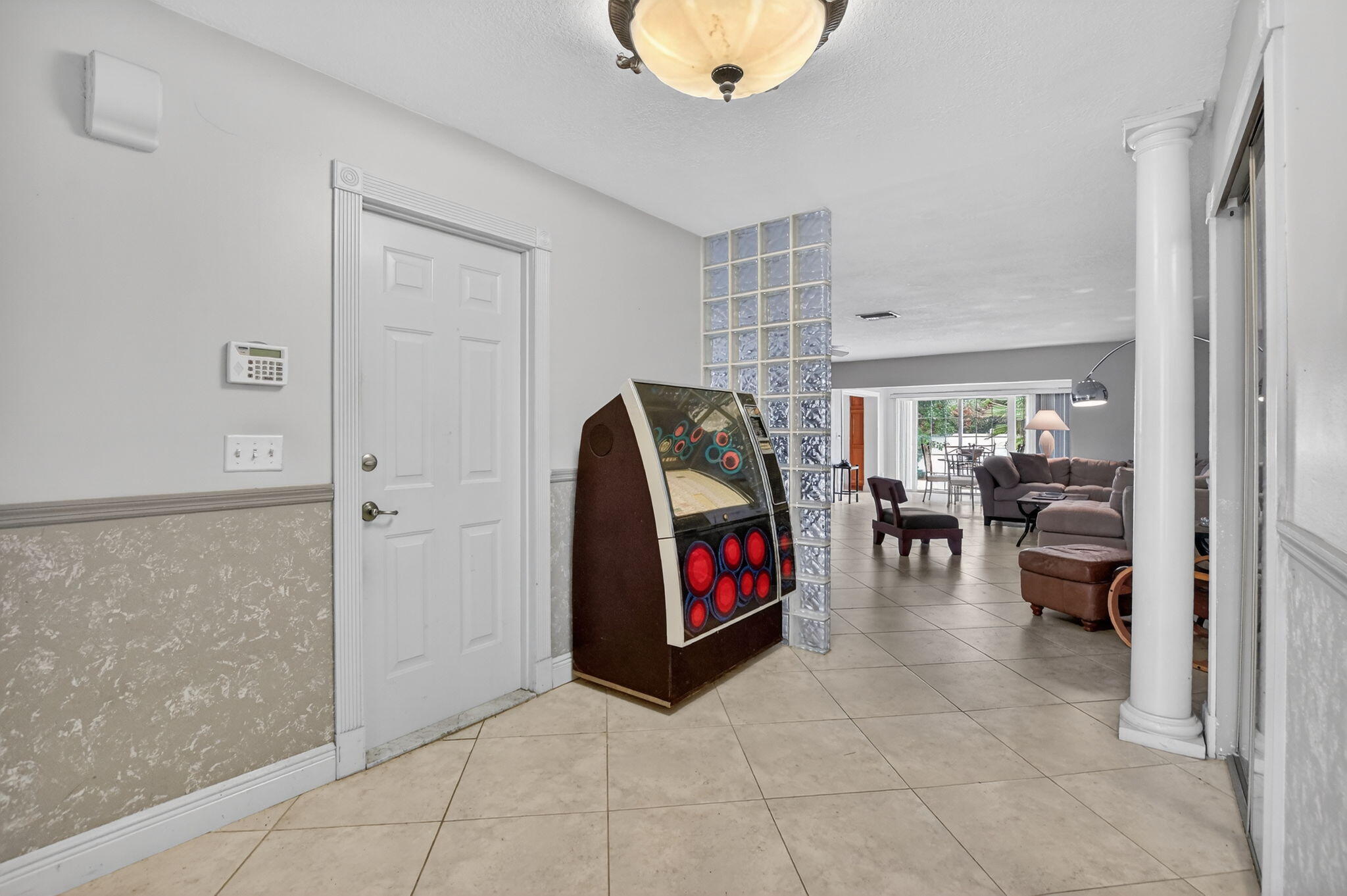 23153 Southwest 60th Way Boca Raton, FL 33428 - Photo 8 of 57 a view of living room with furniture and rug