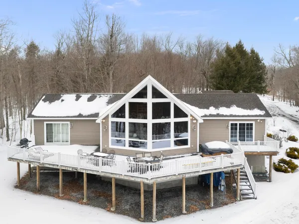 $950,000 | 1 Tom's Cabin Road, West Dover, VT 05356