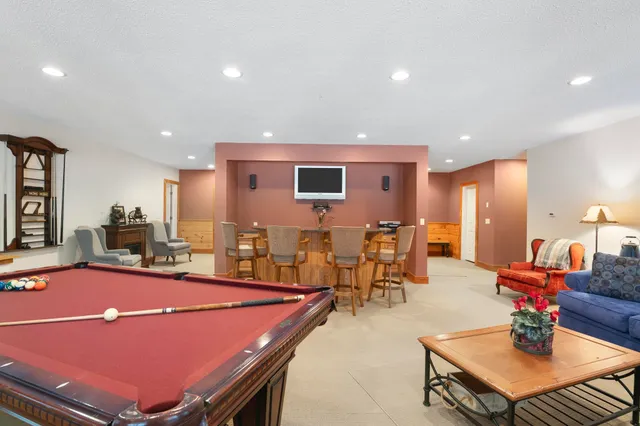 $950,000 | 1 Tom's Cabin Road, West Dover, VT 05356