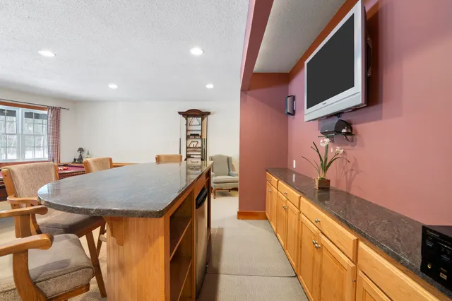 $950,000 | 1 Tom's Cabin Road, West Dover, VT 05356