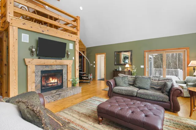 $950,000 | 1 Tom's Cabin Road, West Dover, VT 05356