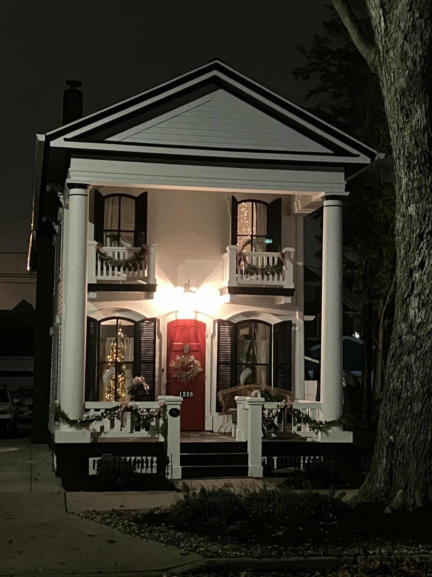 1228 Main Street Racine, WI 53403 - Photo 4 of 30 23 Christmas Evening