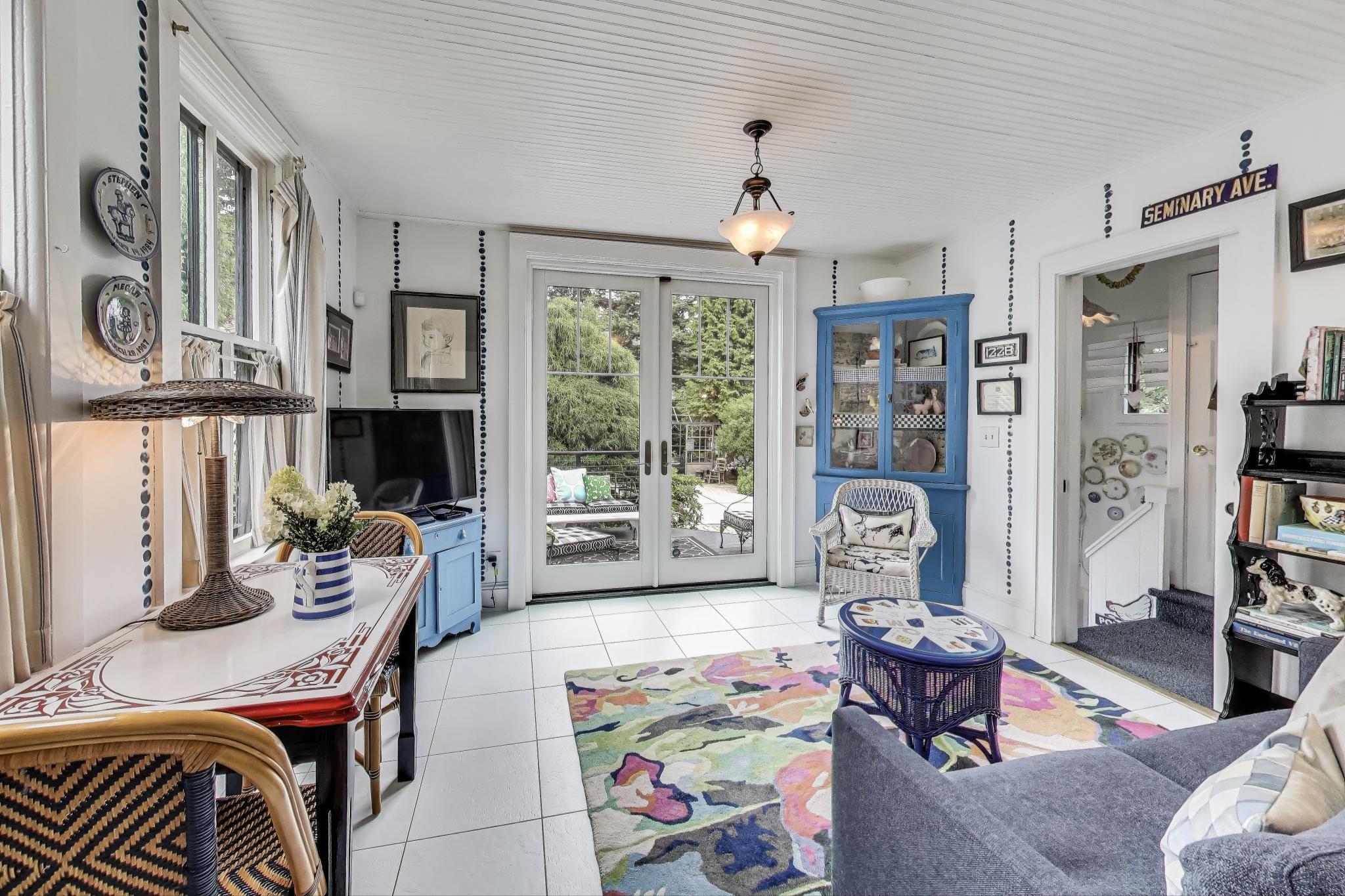 1228 Main Street Racine, WI 53403 - Photo 9 of 30 8 Family Room