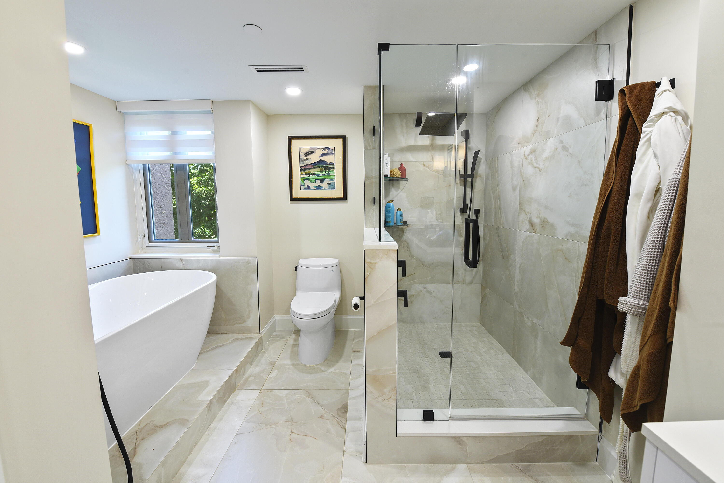 100 Southeast 5th Avenue, Unit 306 Boca Raton, FL 33432 - Photo 16 of 45 Main Bathroom