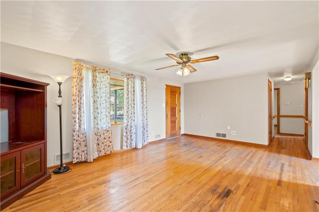 126 Hornaday Road Pittsburgh, PA 15210 - Photo 7 of 21 Gallery Image 7