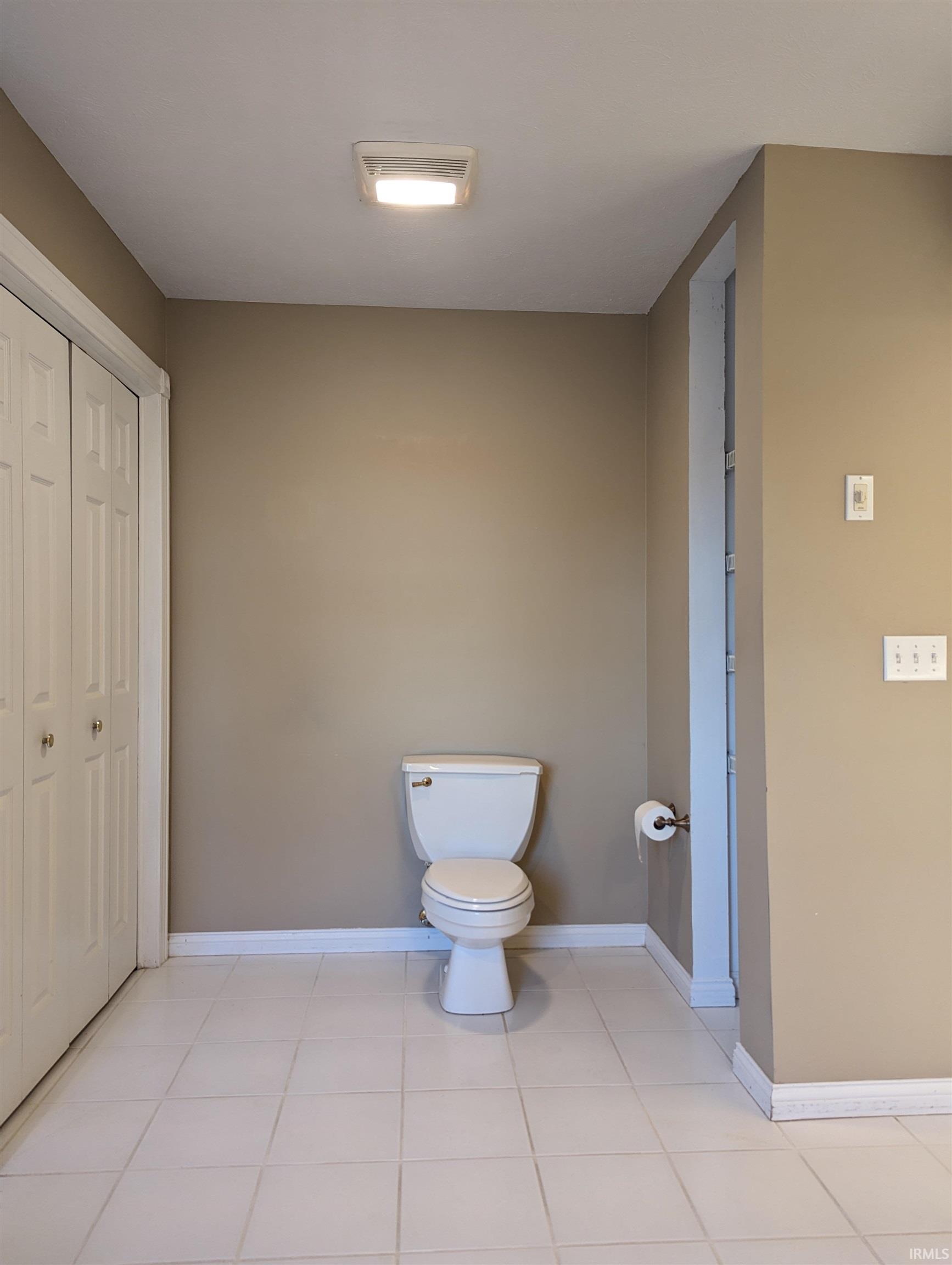 61679 Brompton Road South Bend, IN 46614 - Photo 23 of 36