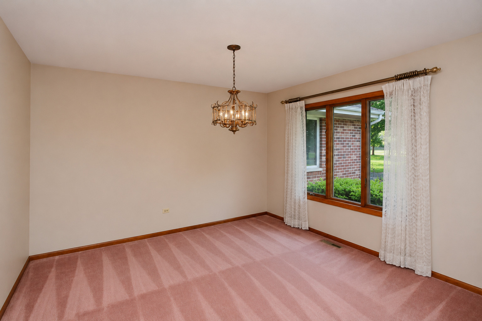 5217 Briarwood Road Woodstock, IL 60098 - Photo 4 of 24