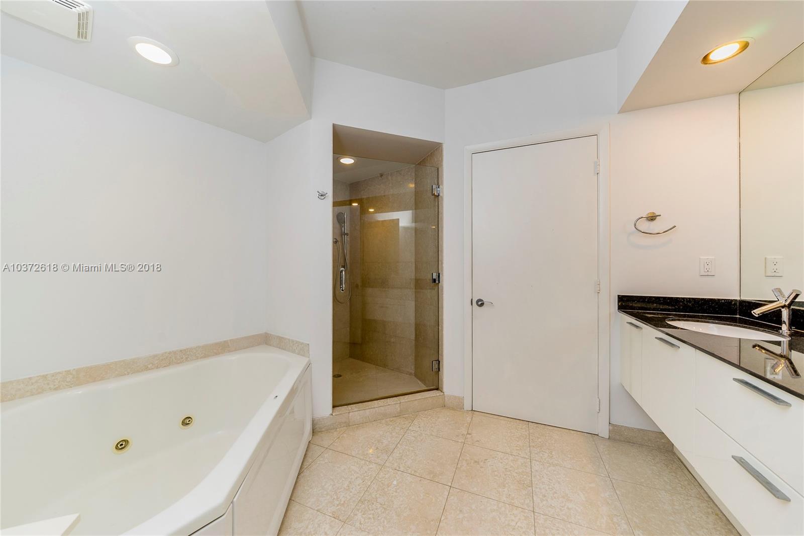 400 Alton Road, Unit 911 Miami Beach, FL 33139 - Photo 7 of 15