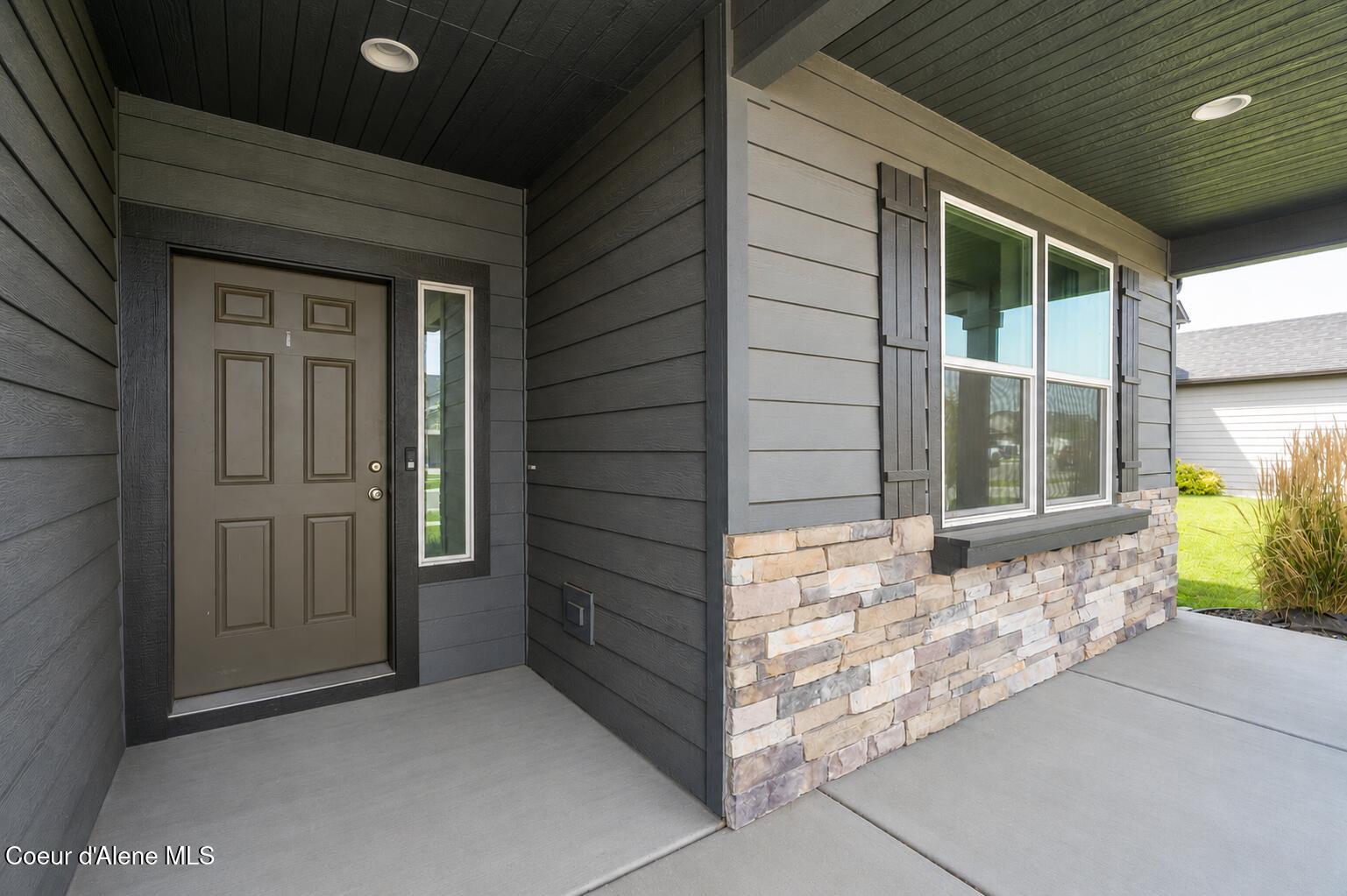 6220 West Irish Circle Rathdrum, ID 83858 - Photo 3 of 28 004-6220WestIrishCircle-Rathdrum-ID-8385