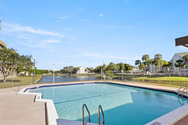 $199,500 | 8020 Hampton Boulevard, Unit 304, North Lauderdale, FL 33068