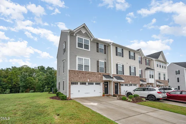 $1,995 | 372 Amber Acorn Avenue, Raleigh, NC 27603