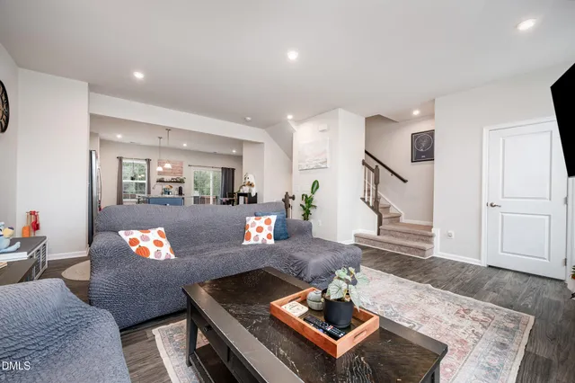 $1,995 | 372 Amber Acorn Avenue, Raleigh, NC 27603