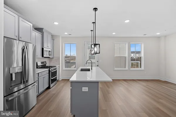 $650,000 | 43406 Farringdon Square, Broadlands, VA 20148