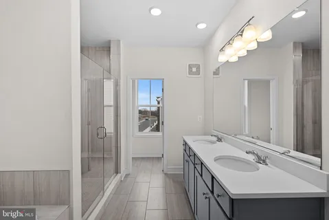 $685,000 | 43406 Farringdon Square, Broadlands, VA 20148