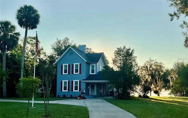 $639,900 | 243 South Central Avenue, Umatilla, FL 32784