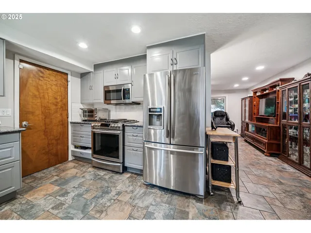 $475,000 | 3905 Southwest 174th Avenue, Beaverton, OR 97078