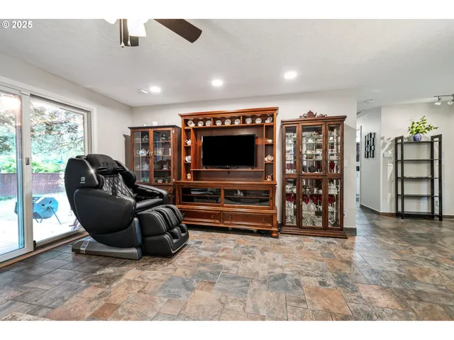 $475,000 | 3905 Southwest 174th Avenue, Beaverton, OR 97078