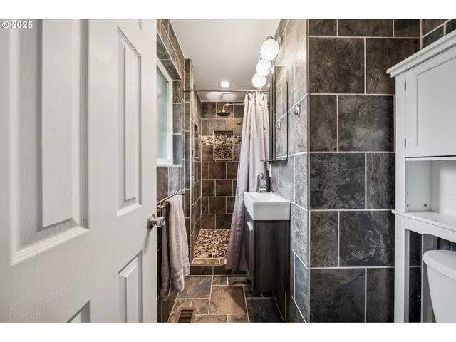 $475,000 | 3905 Southwest 174th Avenue, Beaverton, OR 97078