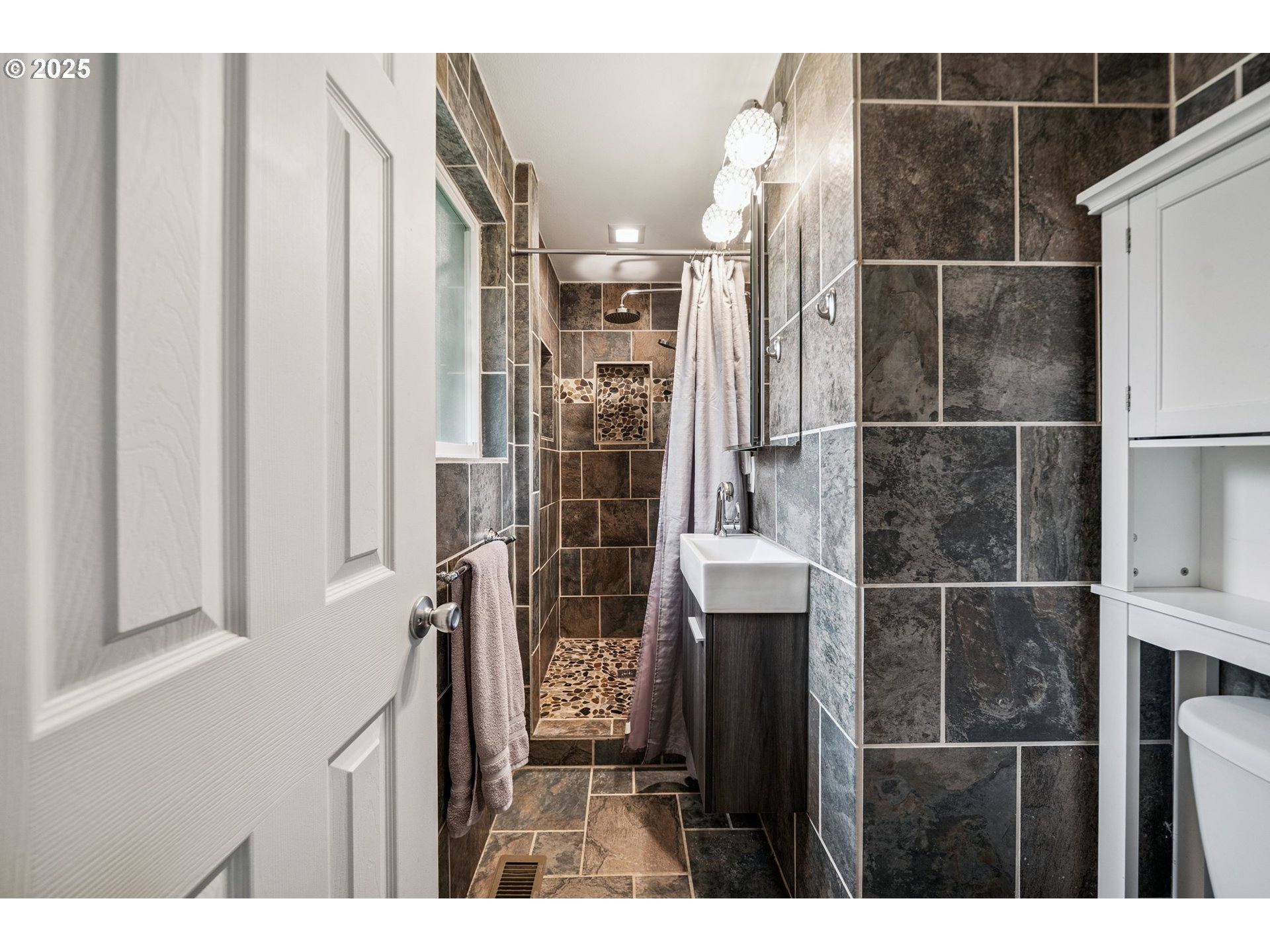 3905 Southwest 174th Avenue Beaverton, OR 97078 - Photo 17 of 33