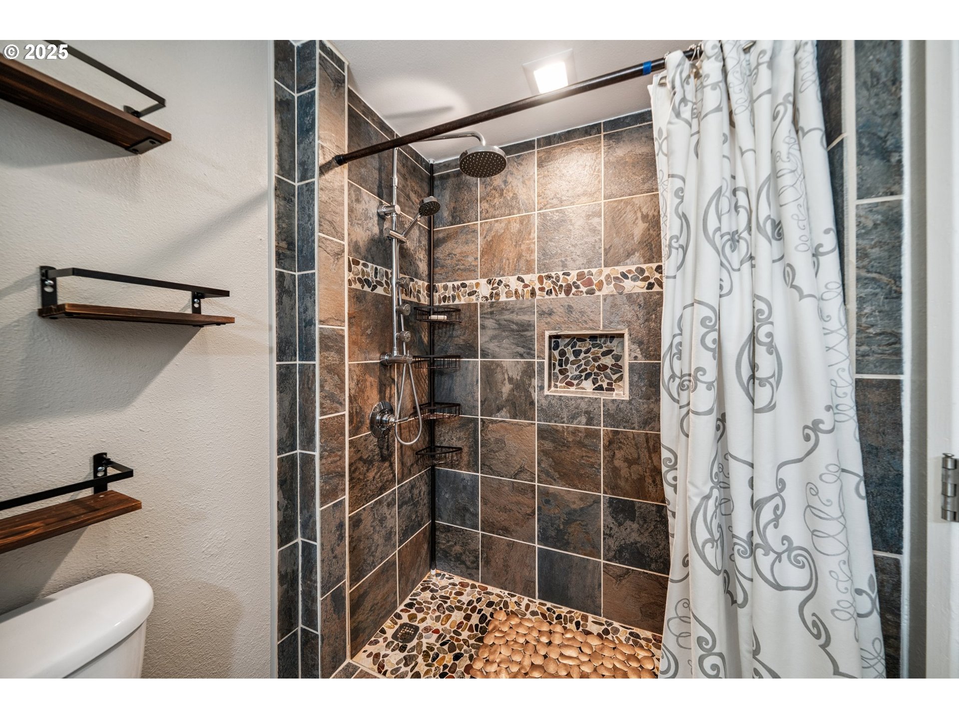 3905 Southwest 174th Avenue Beaverton, OR 97078 - Photo 21 of 33