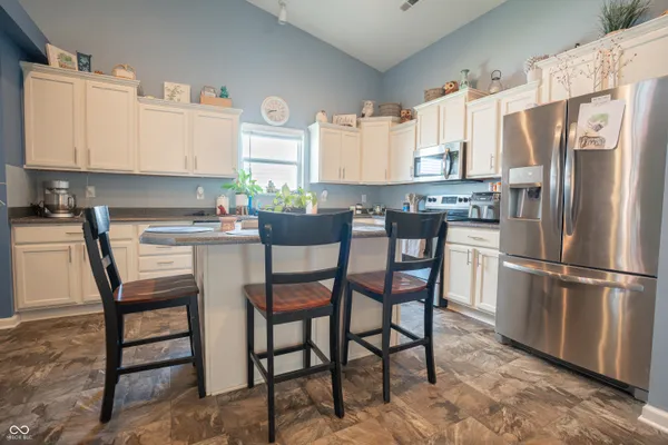 $304,999 | 848 Coralberry Lane, Greenwood, IN 46143