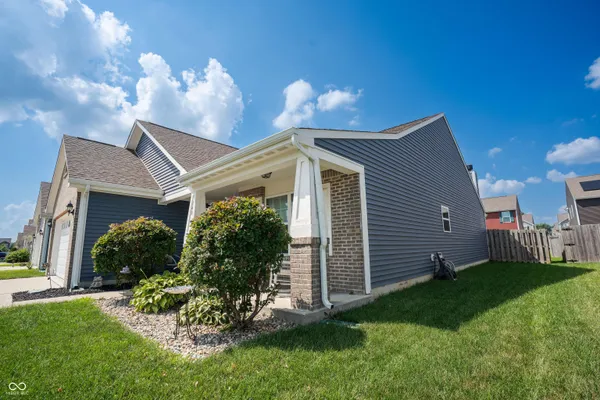 $304,999 | 848 Coralberry Lane, Greenwood, IN 46143