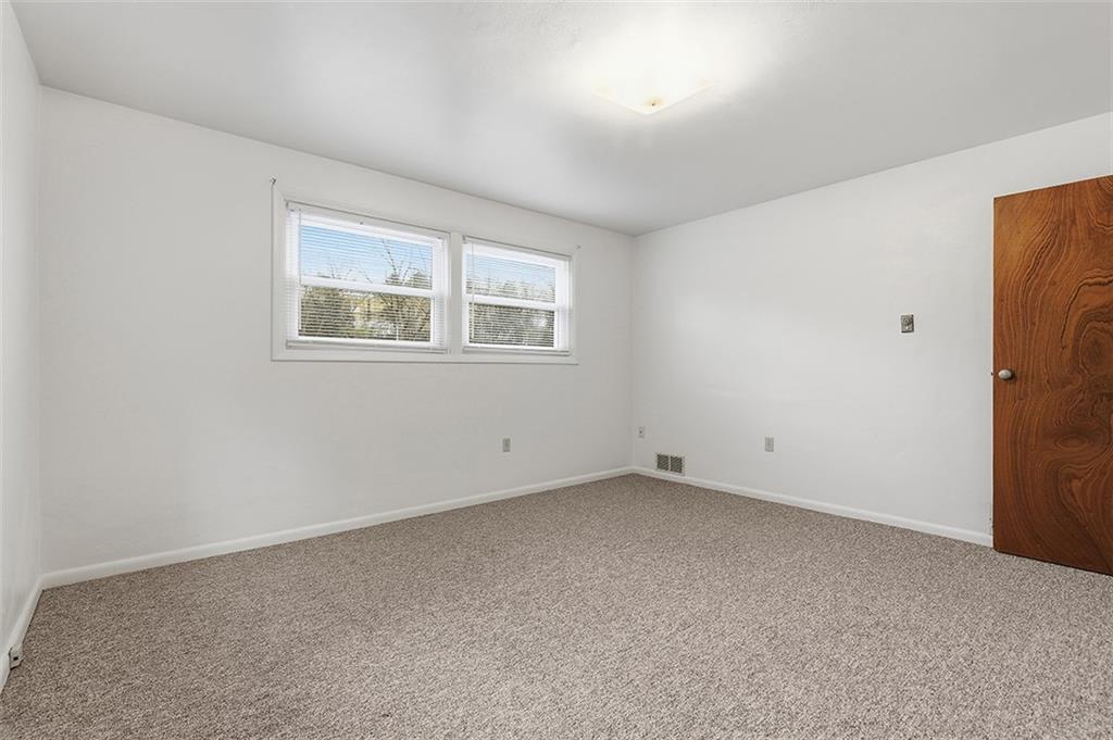 93 Stonesipher Road Oakdale, PA 15071 - Photo 24 of 36 an empty room with windows