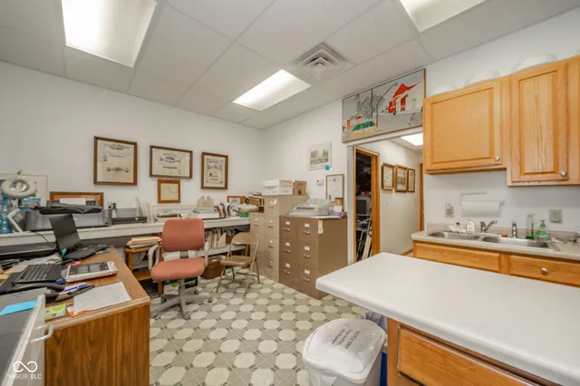 $325,000 | 28 North Washington Street, Knightstown, IN 46148