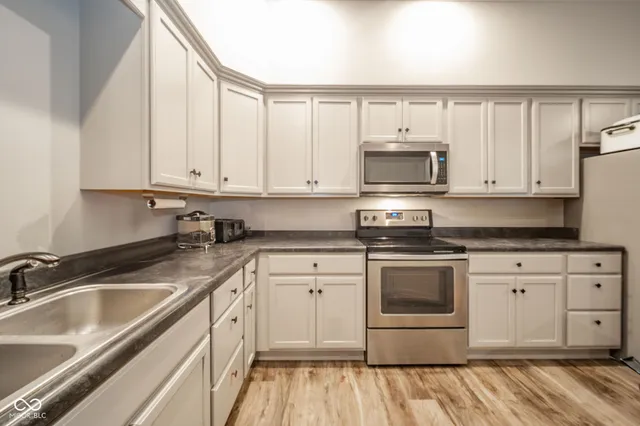 $325,000 | 28 North Washington Street, Knightstown, IN 46148