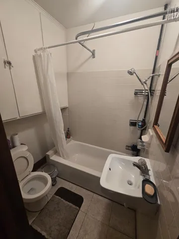 $1,100 | 1014 East Prairie Avenue, Unit 2RW, Des Plaines, IL 60016