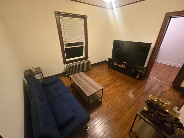 $1,100 | 1014 East Prairie Avenue, Unit 2RW, Des Plaines, IL 60016