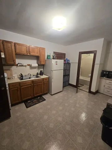 $1,100 | 1014 East Prairie Avenue, Unit 2RW, Des Plaines, IL 60016