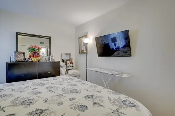 $2,199 | 2990 Northeast 16th Avenue, Unit 301, Oakland Park, FL 33334
