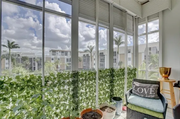 $2,199 | 2990 Northeast 16th Avenue, Unit 301, Oakland Park, FL 33334