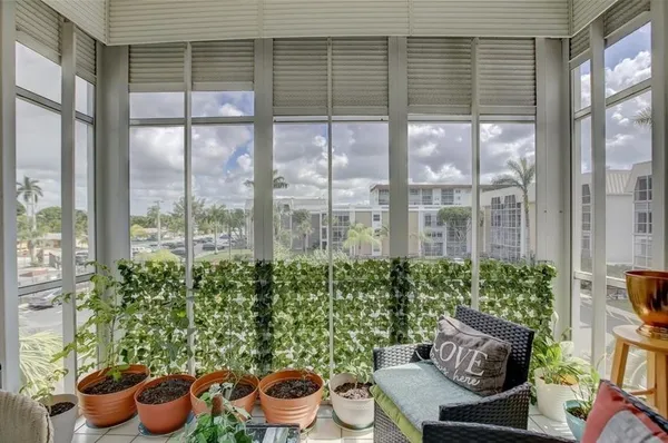 $2,199 | 2990 Northeast 16th Avenue, Unit 301, Oakland Park, FL 33334