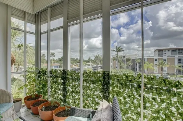 $2,199 | 2990 Northeast 16th Avenue, Unit 301, Oakland Park, FL 33334