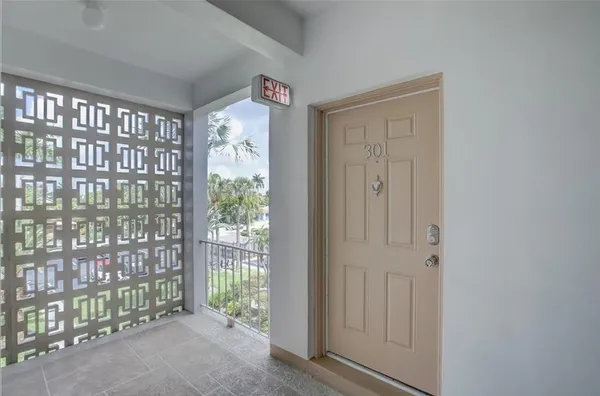 $2,199 | 2990 Northeast 16th Avenue, Unit 301, Oakland Park, FL 33334