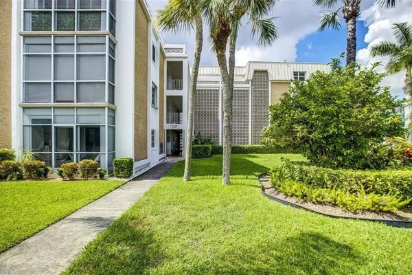 $2,199 | 2990 Northeast 16th Avenue, Unit 301, Oakland Park, FL 33334