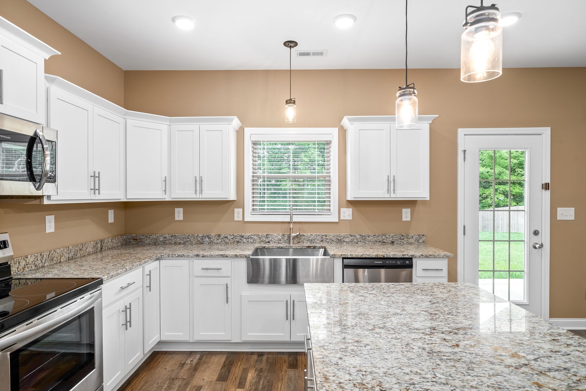 125 Schroer Road Clarksville, TN 37042 - Photo 7 of 33