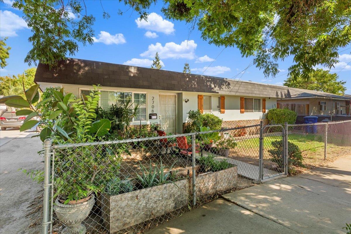 2710 Carver Road Modesto, CA 95350 - Photo 1 of 39 Gallery Image 1